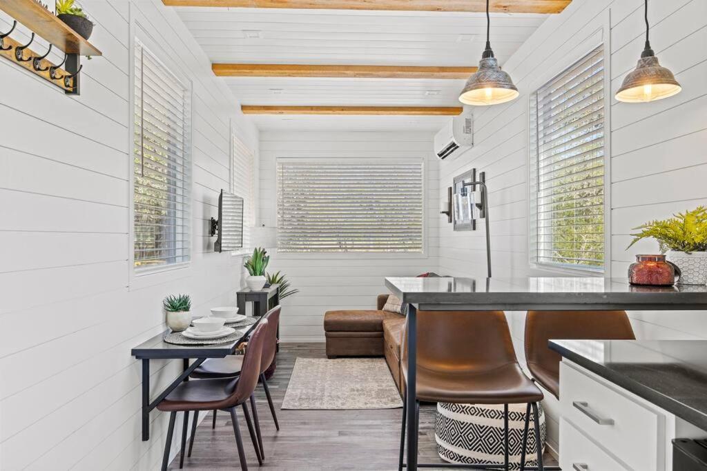New! The Texas Longhorn-Luxury Container Home فريدريكسبيرغ المظهر الخارجي الصورة