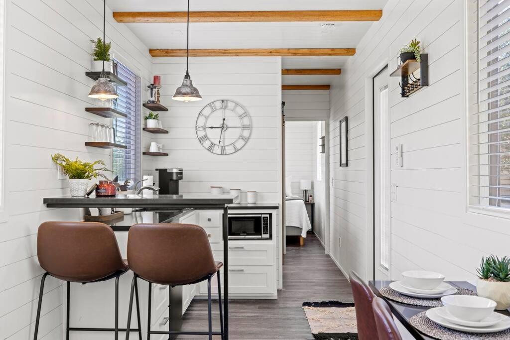 New! The Texas Longhorn-Luxury Container Home فريدريكسبيرغ المظهر الخارجي الصورة