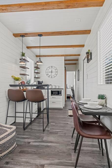 New! The Texas Longhorn-Luxury Container Home فريدريكسبيرغ المظهر الخارجي الصورة