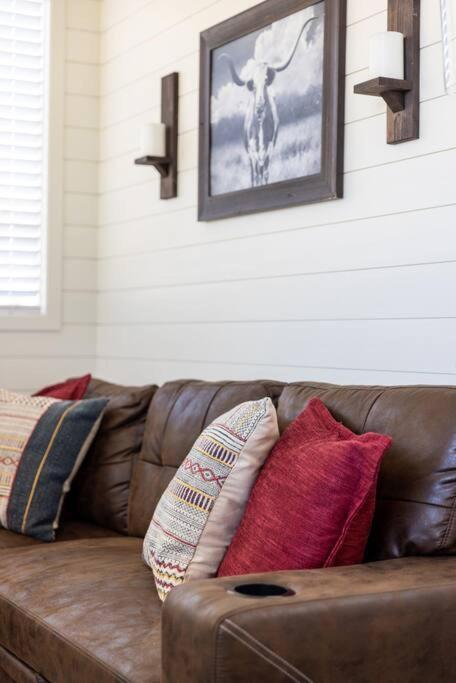 New! The Texas Longhorn-Luxury Container Home فريدريكسبيرغ المظهر الخارجي الصورة