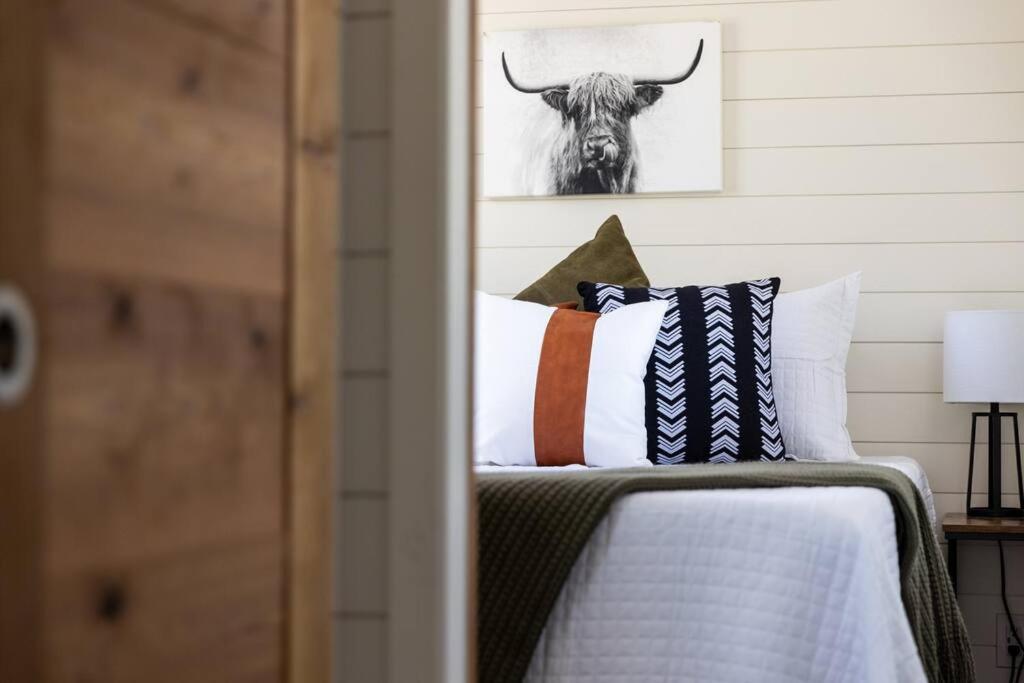 New! The Texas Longhorn-Luxury Container Home فريدريكسبيرغ المظهر الخارجي الصورة